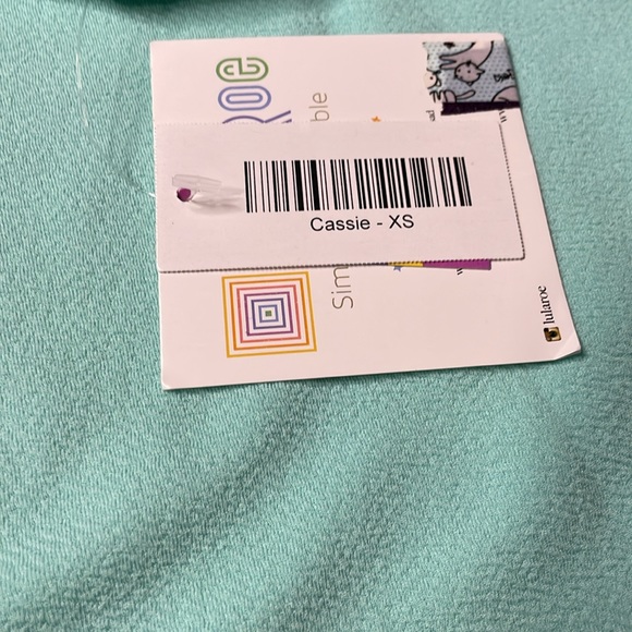 New Lularoe sea foam green Cassie skirt size Extra Small - Picture 4 of 4